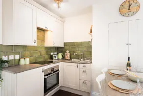 Cosy cottage in the old town, a stone's throw from Lyme Regis beach - Image 3