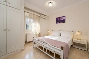 The Old Mansion | Four People Apartment - Image 2
