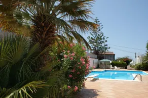Panoramavilla mit Pool für 8 Personen im Cilento - Image 2
