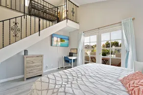 The Pineapple Suite, Whitewater Views steps to Sand - Image 5
