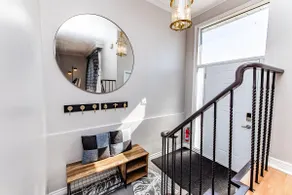 Charming Three Bedroom Flat - Image 3