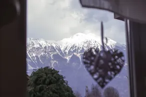 House Eden with Mountain Views - Image 4
