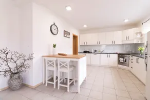 House Eden with Mountain Views - Image 5