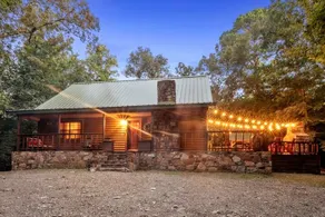 Holiday Road! Cabin with game room & hot tub! - Image 2