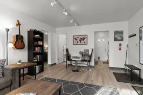Modern & Bright Hidden Gem💎—Walk to Coastal Trail - Image 3