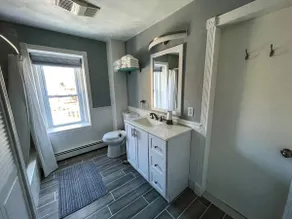 Bright One Bedroom Apartment 5 Min Walk From Beach - Image 3