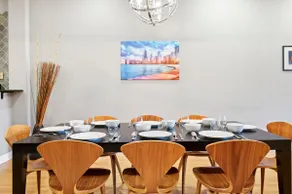 River North 3BR/2BA: HUGE, Parking, Center Chicago - Image 3
