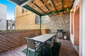 River North 3BR/2BA: HUGE, Parking, Center Chicago - Image 5