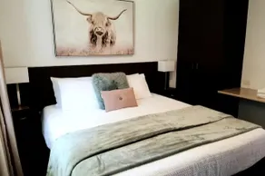 Top of the Range - Tourist Road 2 BDRM Apartment - Image 3