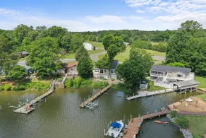 Coastal Waterfront Escape + Hot Tub & Kayaks - Image 4