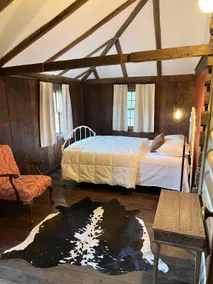 Perfect Couple's or Solo Getaway 1840s Log Cabin - Image 5
