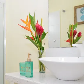 Two Bedroom House, Wi-Fi, TV, Near to Beach. - Image 4