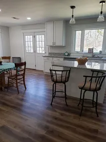 RRG Creekside Modern Cozy Hottub 3 bedroom*2 baths - Image 4