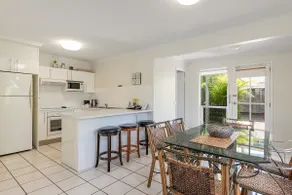 Sandy Beach 8, a 3 bed pool view Noosaville villa - Image 5
