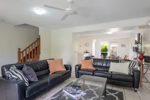 Sandy Beach 8, a 3 bed pool view Noosaville villa - Image 4
