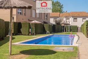 Splash Holiday Home in Palamos - Image 2