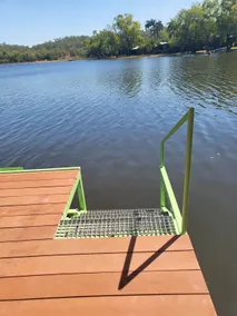 Barefoot Bungalow 23 Lake Bennett -private pontoon - Image 4