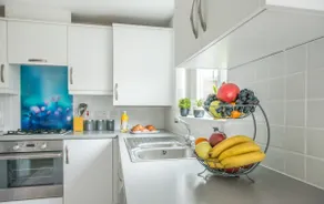 3 BEDROOM HOUSE * SLEEPS 6 * PARKING * GARDEN - Image 2