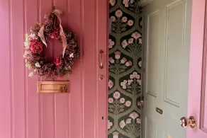 The Pink Cottage upstairs suite & Garden Summer Room - Image 4