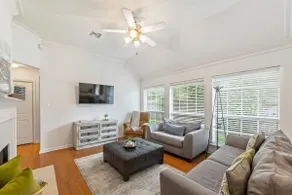 Home on Sunstone! Fast WIFI & conveniently located - Image 2