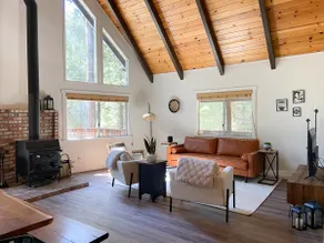 The Sugar Pine Chalet - Image 4