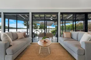 The Lakehouse - A private waterfront oasis - Image 4