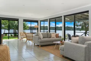 The Lakehouse - A private waterfront oasis - Image 3