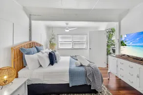 Luxury Coastal Retreat - Image 2
