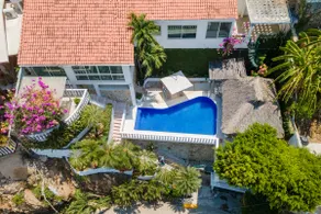 House with a beautiful view and private pool - Image 2