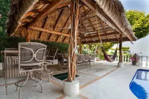 House with a beautiful view and private pool - Image 4