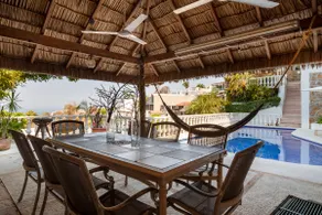 House with a beautiful view and private pool - Image 5