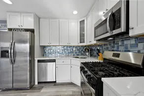 Waterfront Beach House - Image 5