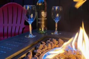Romantic Getaway! Fireplace fire pit-fenced yard!* - Image 3