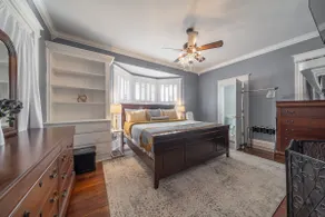 Charming Victorian 5 Min to Ark / Walk Downtown - Image 4