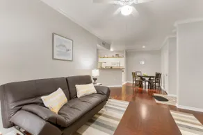 Charming condo - kitchen - desk - 5 min to Kemah! - Image 4