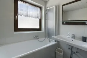 Double room, shower, toilet, 1 bed room - Image 5