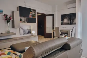 Beautiful apartment overlooking the sea and the historic center - Image 4