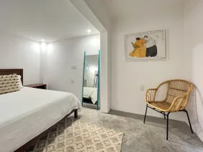 One-bedroom flat in Olas Altas, 300ft from beach - Image 5