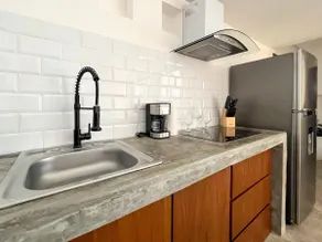 One-bedroom flat in Olas Altas, 300ft from beach - Image 4