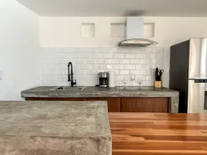 One-bedroom flat in Olas Altas, 300ft from beach - Image 3