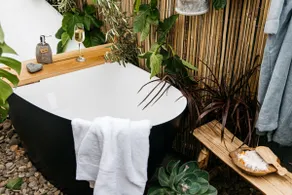 Luxurious Coastal Oasis|Walk to Beach|Outdoor Bath - Image 3