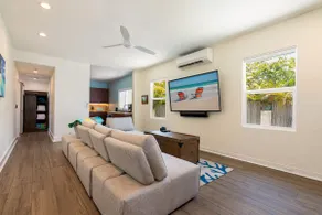 Quiet slice of Kailua Beach AC, pvt yard, NEW RENO - Image 2