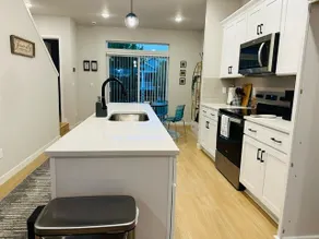 Luxury brand new townhome - Image 5