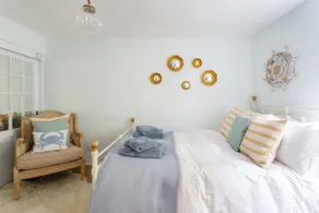 Townhouse | Heart of Old Topsham | River Views - Image 4