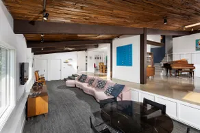 RARE Mid-Mod Home. Spacious inside-and-out. - Image 3