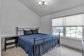 Spacious Townhome with Fireplace - Image 3