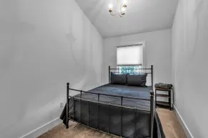 Spacious Townhome with Fireplace - Image 4