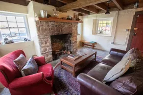 Cozy up in the restored 1820s Miller's House! - Image 2