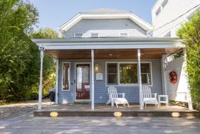 Seaside Cottage: water views, walk to beaches! - Image 2