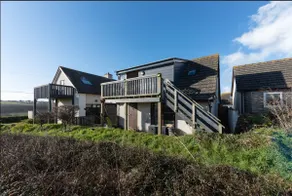 Lovely 1 Bed w Sea View. Pets. Parking. Net Zero - Image 5